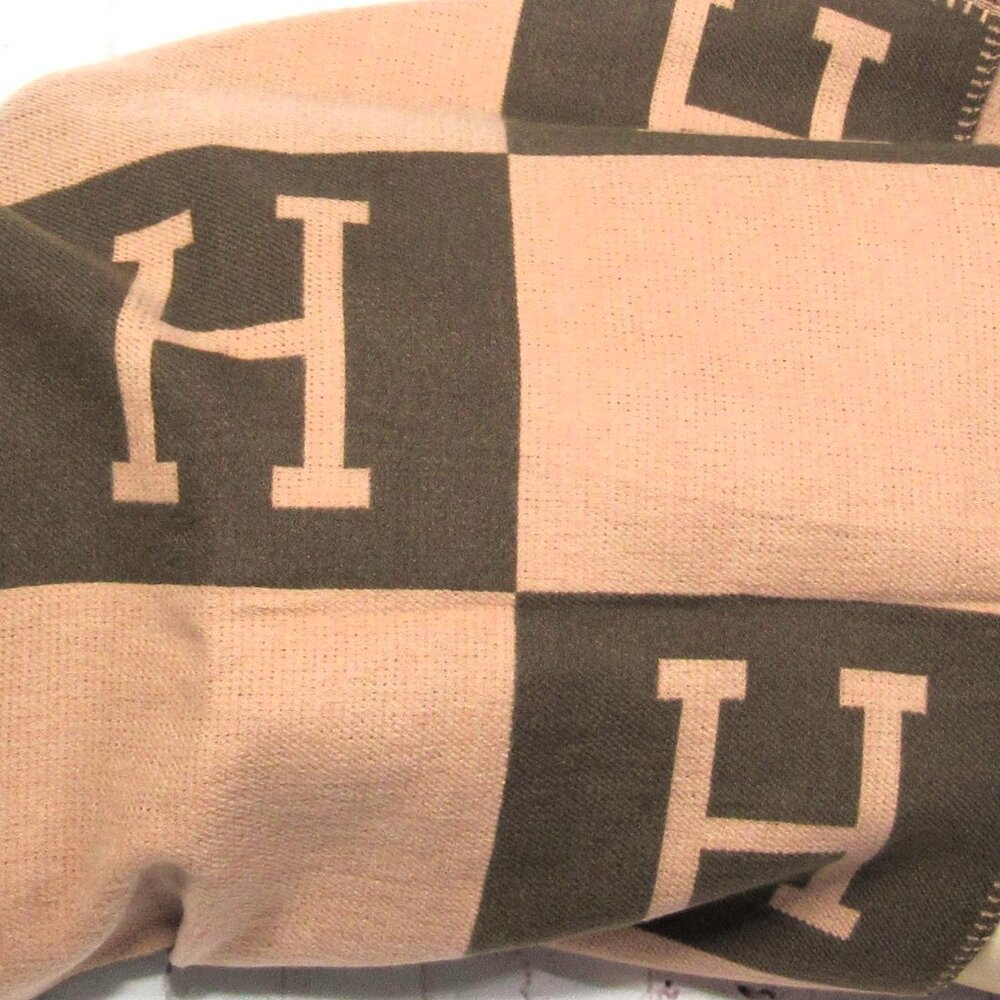 NWOT SOFT "H" SHAWL WRAP SCARF THROW 72" X 24" - Picture 5 of 6